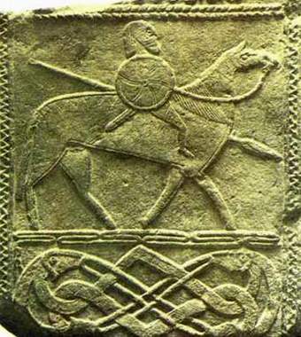 Верховный бог германцев Один (Водан). Руничный камень 7 века.